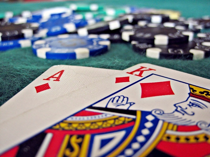 Multi-hand European Blackjack Oyna Gold